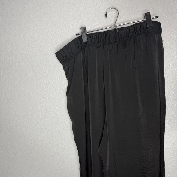 H & M  Black drawstrings casual pants with pockets - Picture 5 of 9